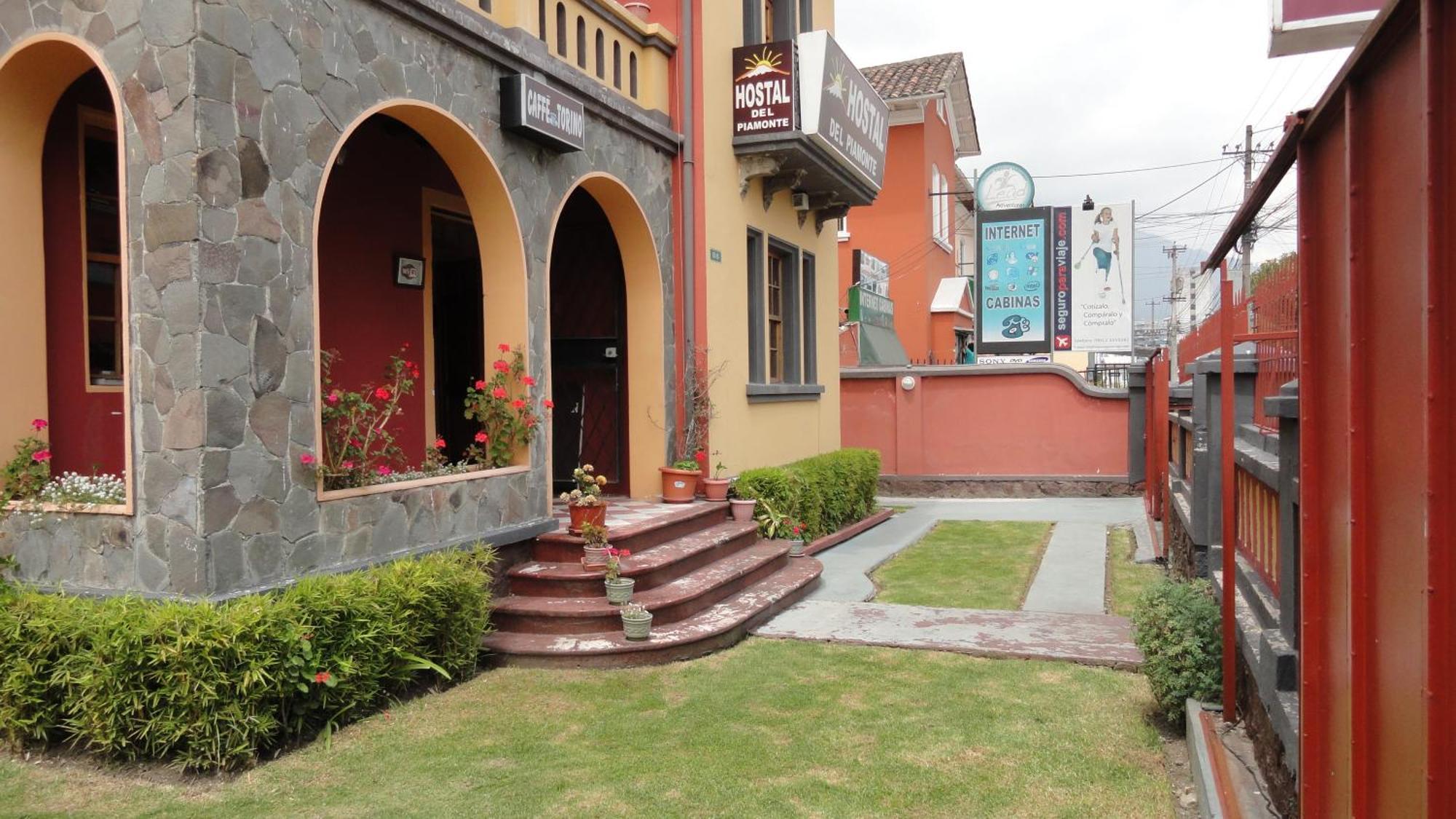 Hostal Del Piamonte Quito Bagian luar foto