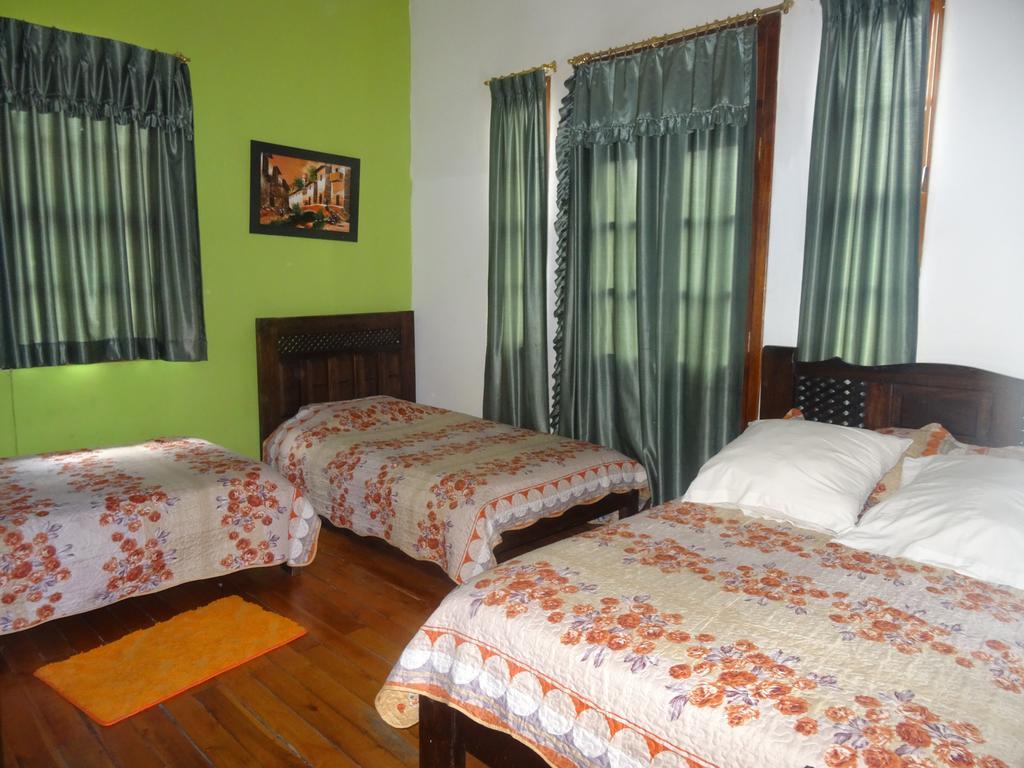 Hostal Del Piamonte Quito Bagian luar foto